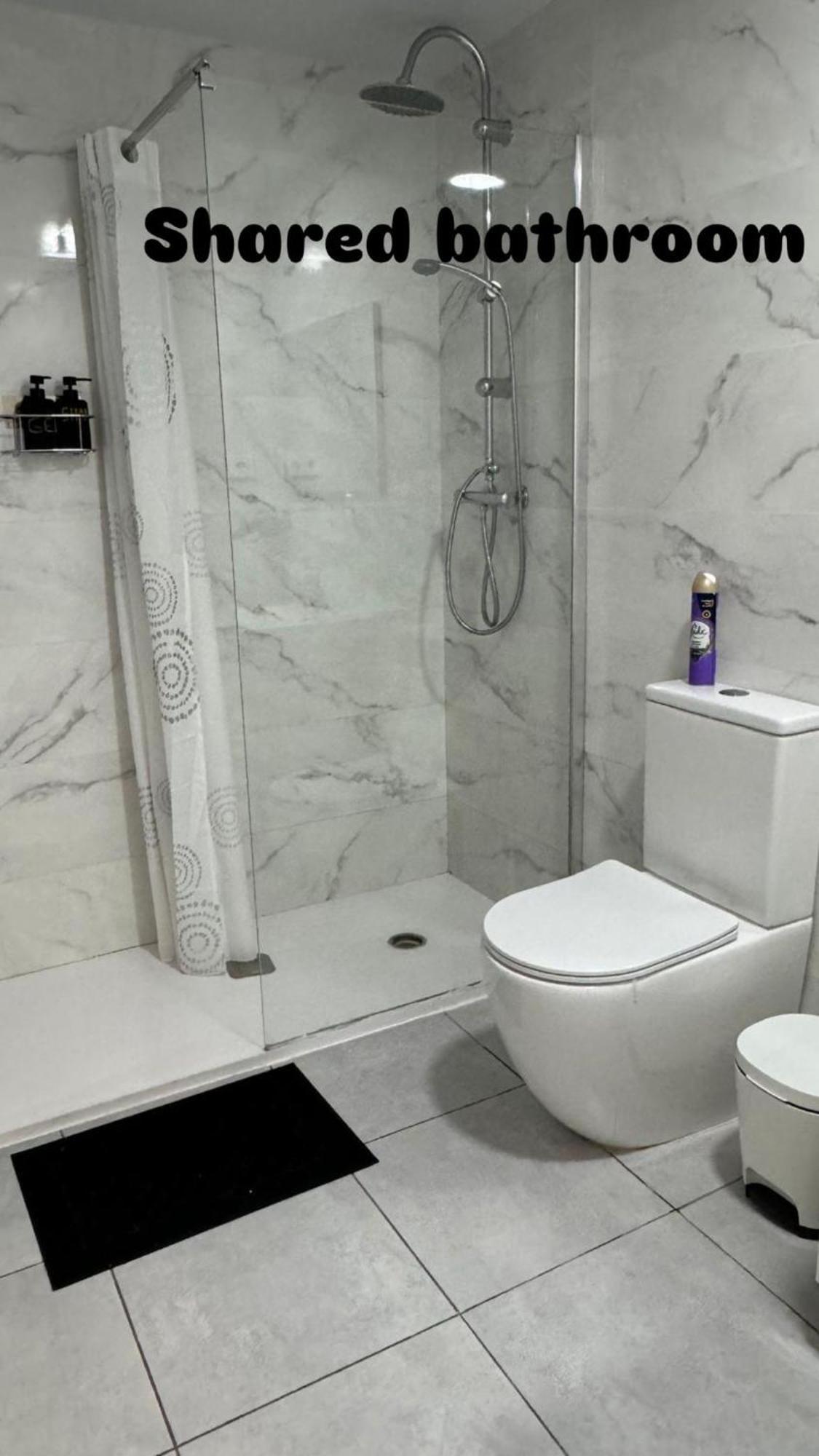 In Spacious In Center Appartement *